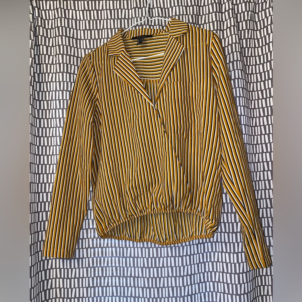 Forever 21 Striped X-Small Dressy Shirt.